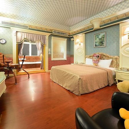 Holland Village Motel Tainan Exterior photo