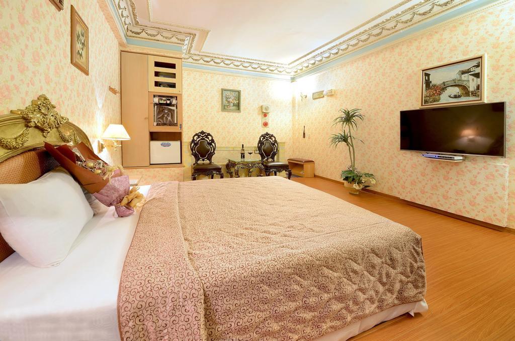Holland Village Motel Tainan Exterior photo