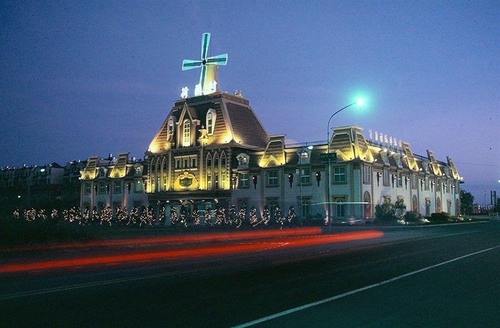 Holland Village Motel Tainan Exterior photo