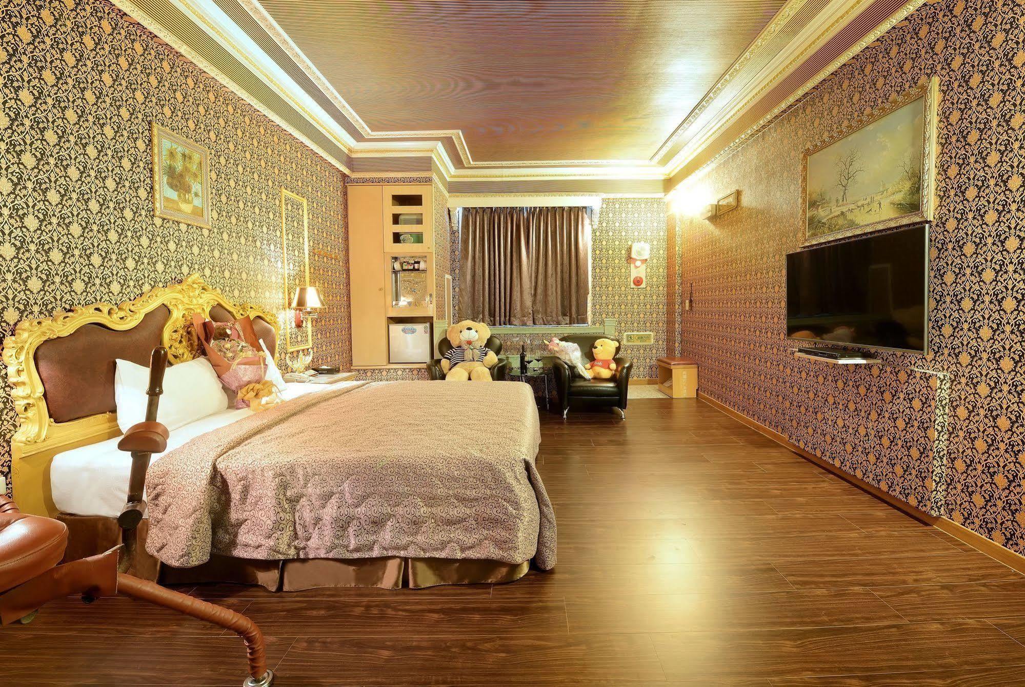 Holland Village Motel Tainan Exterior photo